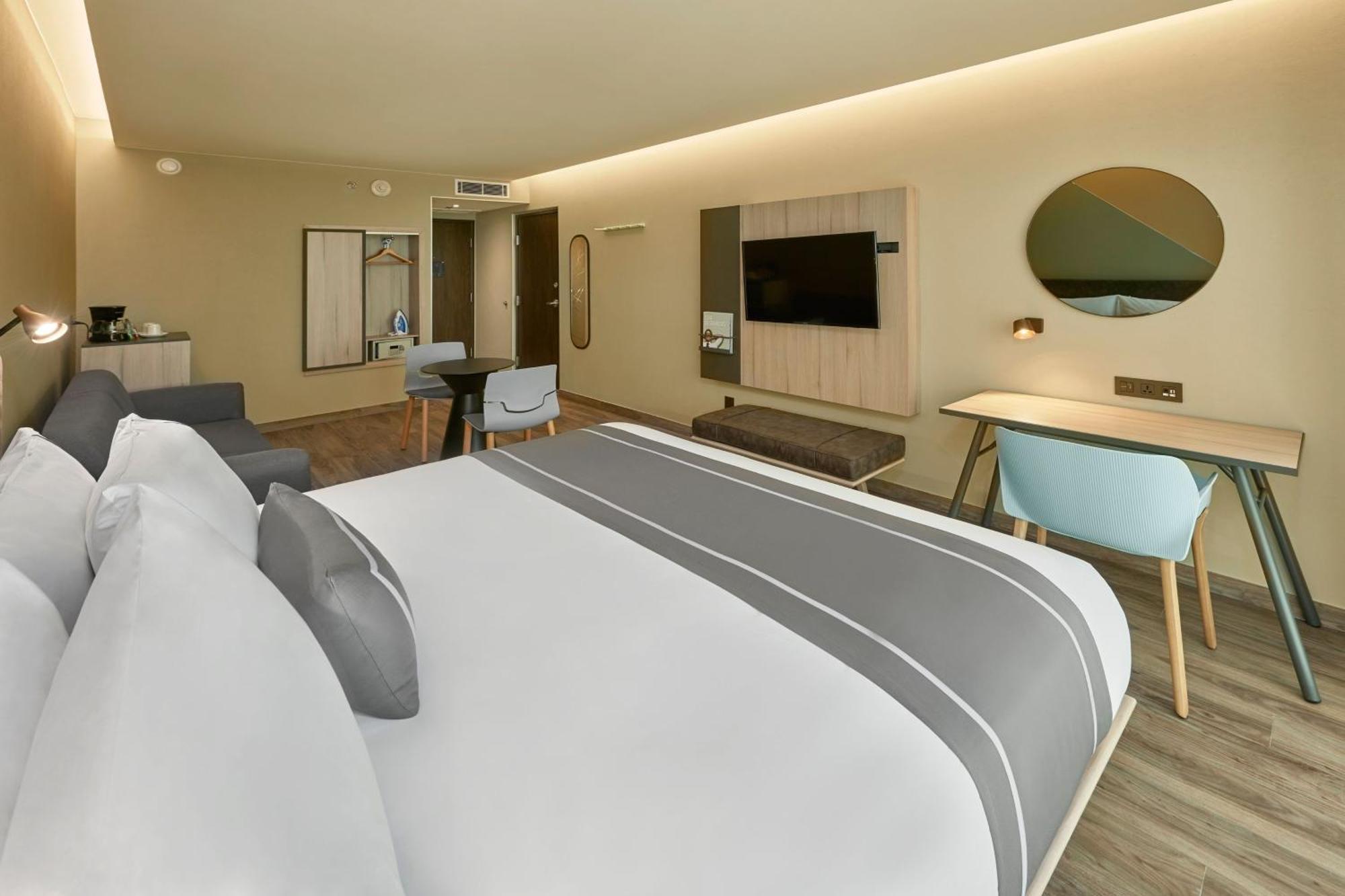 City Express Plus By Marriott Cancun Aeropuerto Riviera エクステリア 写真