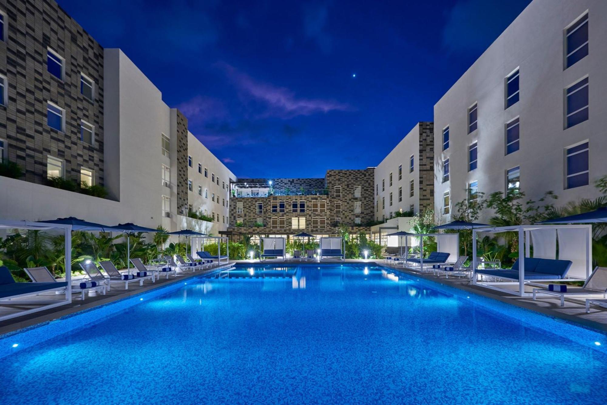 City Express Plus By Marriott Cancun Aeropuerto Riviera エクステリア 写真
