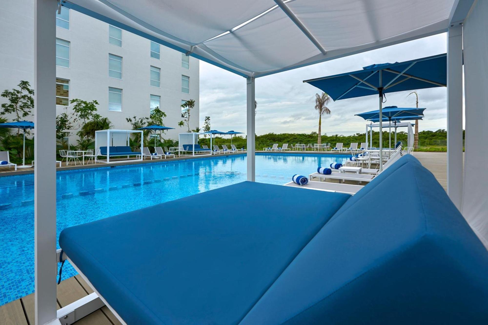 City Express Plus By Marriott Cancun Aeropuerto Riviera エクステリア 写真