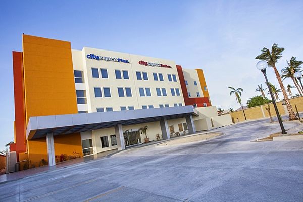 City Express Plus By Marriott Cancun Aeropuerto Riviera エクステリア 写真