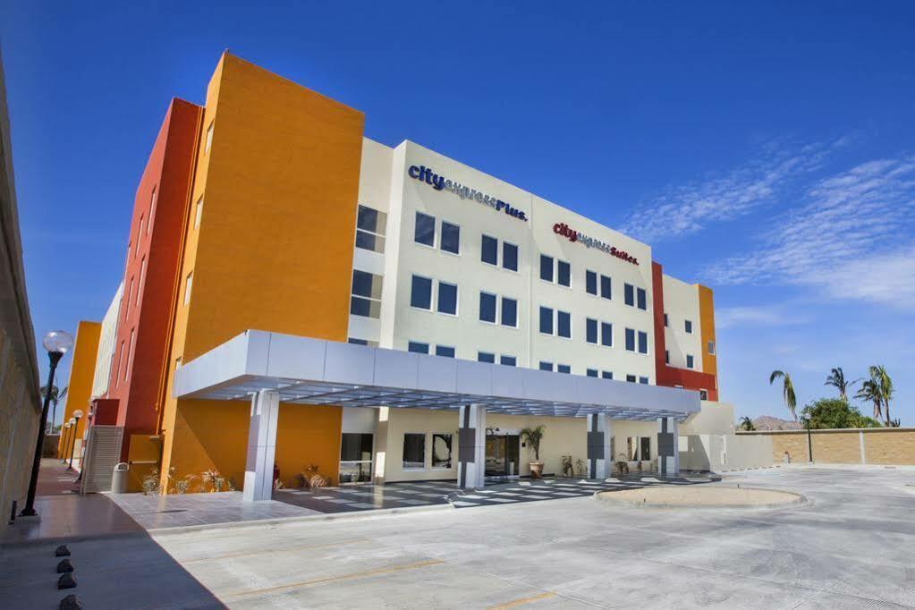 City Express Plus By Marriott Cancun Aeropuerto Riviera エクステリア 写真
